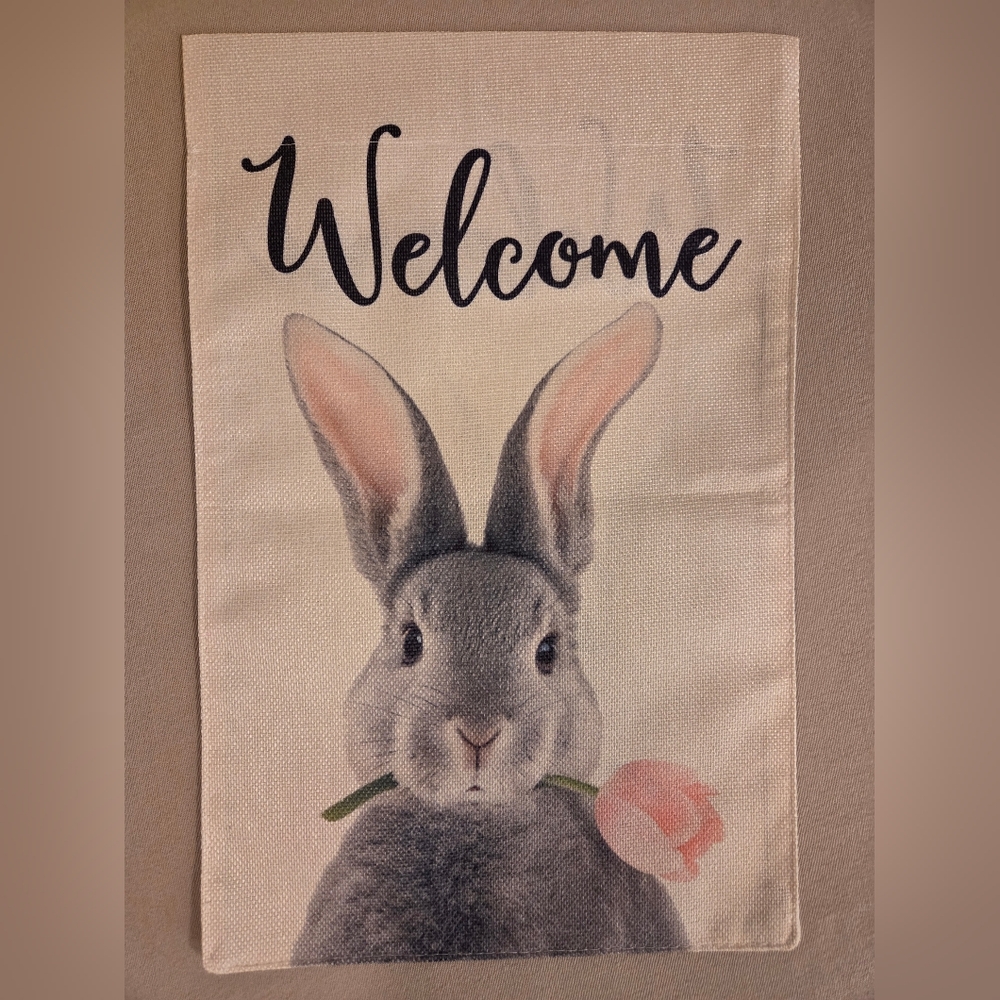 WELCOME GARDEN FLAG FEATURES AN ADORABLE BUNNY